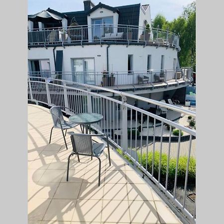 Uroczy Apartament Z Basenem I Kortem Tenisowym Pobierowo Exteriör bild