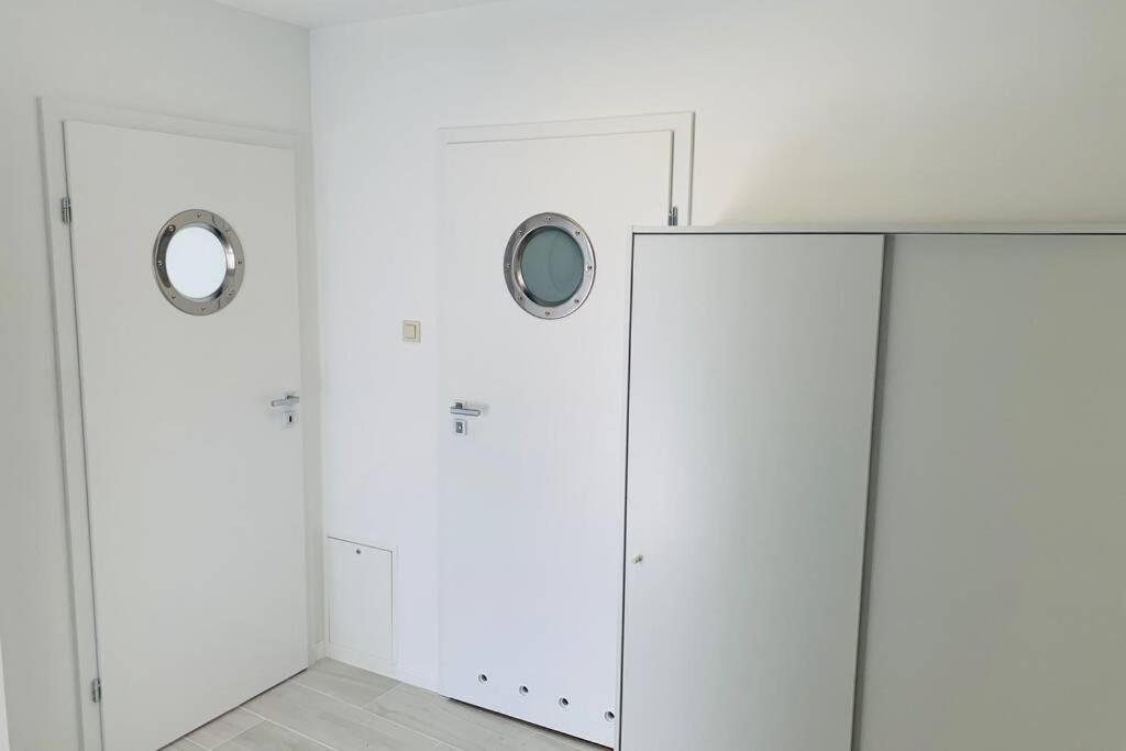 Uroczy Apartament Z Basenem I Kortem Tenisowym Pobierowo Exteriör bild