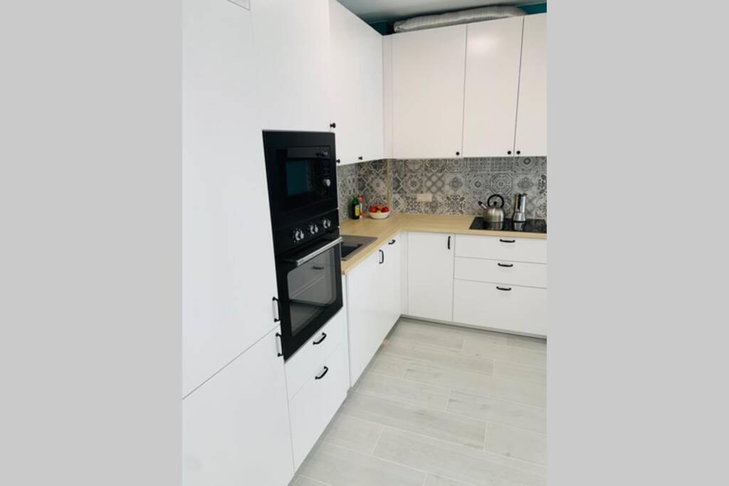 Uroczy Apartament Z Basenem I Kortem Tenisowym Pobierowo Exteriör bild