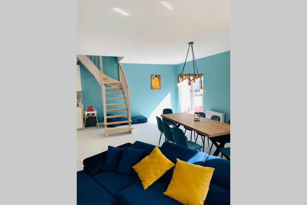 Uroczy Apartament Z Basenem I Kortem Tenisowym Pobierowo Exteriör bild
